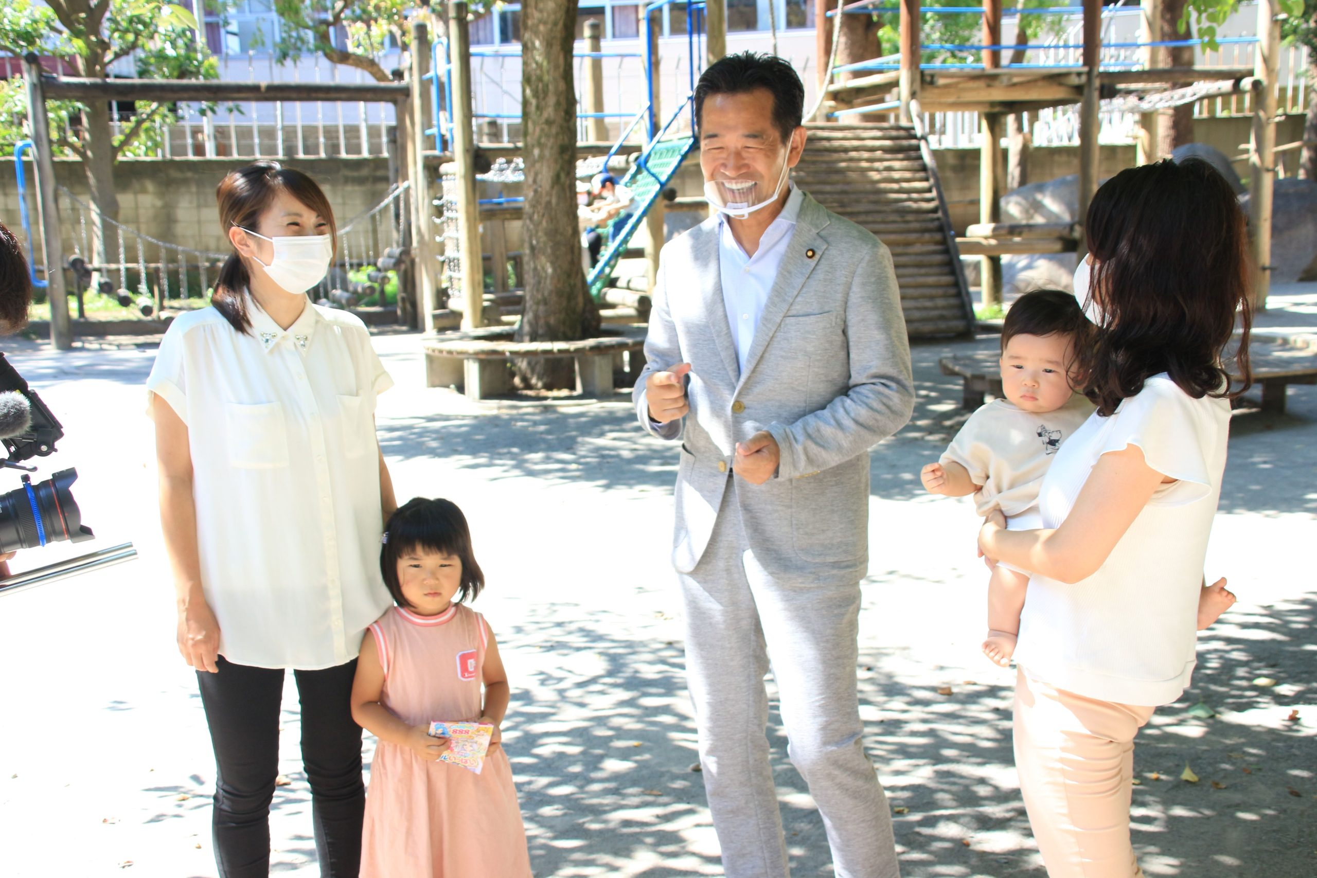 未来見据え　子育て支援　少子化対策をリード
